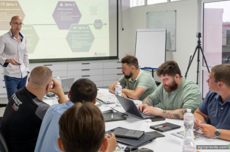 Команда Астра взяла участь у тренінгу з продажів техніки Fendt