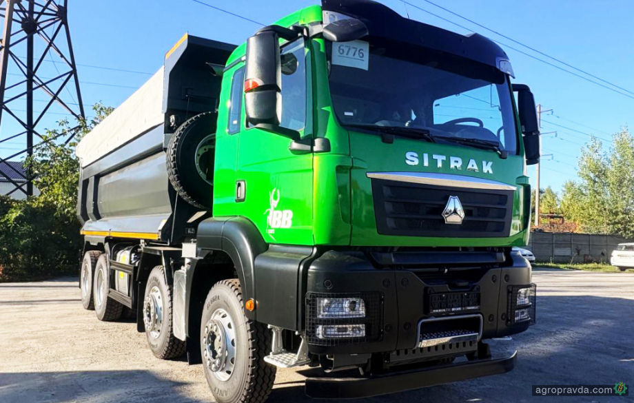 В Україну вперше поставлять самоскиди SITRAK C7H 8x4 з роботизованою АКПП