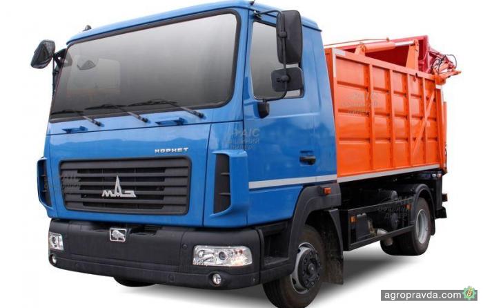 В Украине появилась новая модель мусоровоза для сел