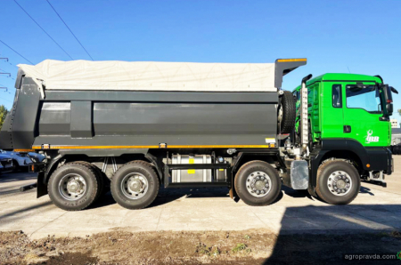 В Україну вперше поставлять самоскиди SITRAK C7H 8x4 з роботизованою АКПП