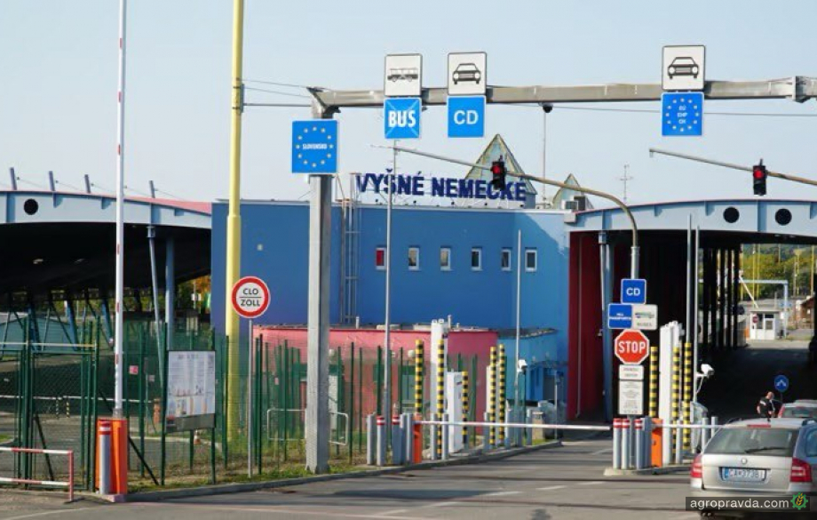 Рух для вантажівок на словацько-українському кордоні розблокований