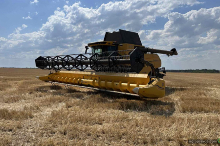 В Україні продовжують демонстрації комбайнів New Holland роторної серії CR