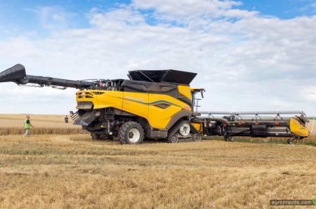 ТЕХНОТОРГ презентував інноваційний комбайн нового покоління New Holland CR11