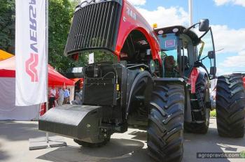 В Украине представили новый трактор Versatile