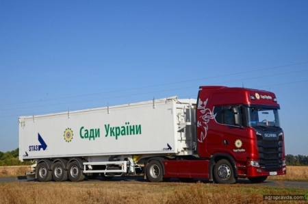 Scania впервые поставила модель V8 для аграрного сектора. Фото