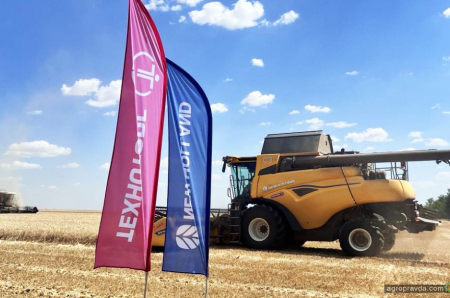 Як комбайн New Holland CR7.90 жнивує на Миколаївщині