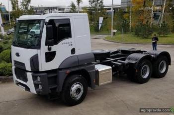 Ford Trucks выводит на украинский рынок тягач 6х4 для аграрного сектора