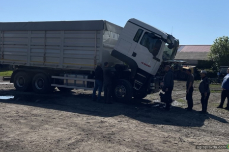Господарство Харківщини обрало аграрний самоскид на шасі SITRAK