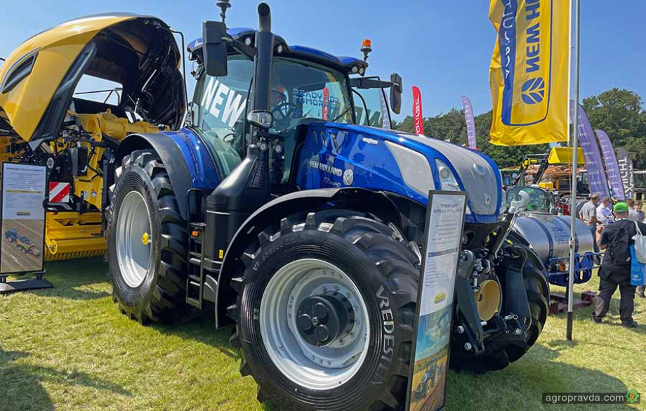 New Holland представив нового флагмана тракторів T7