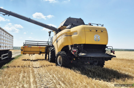 Нові комбайни NEW HOLLAND CX8.80 долучились до збирання врожаю