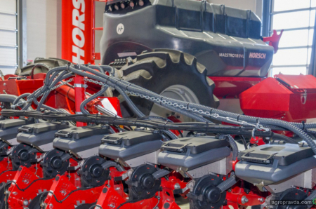 Команда продажів Астра пройшла дводенний інтенсив із техніки HORSCH