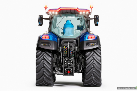 New Holland представив перший трактор на скрапленому природному газі