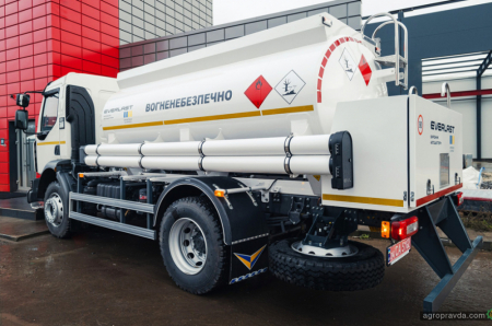 На базі Renault D13 в Україні пропонують сучасний паливозаправник