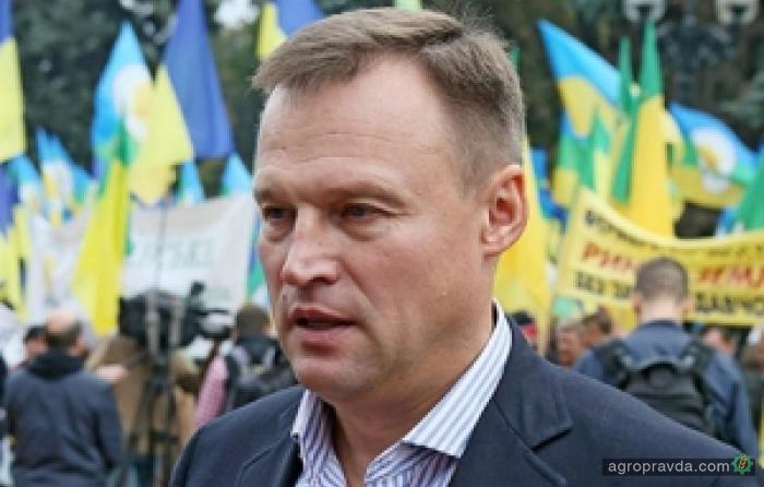 Как рейдеры «отжимают» земли у украинских фермеров Как рейдеры «отжимают» земли у украинских фермеров