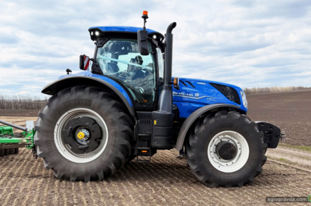 Перший в Україні New Holland T7.300 - вже в полі