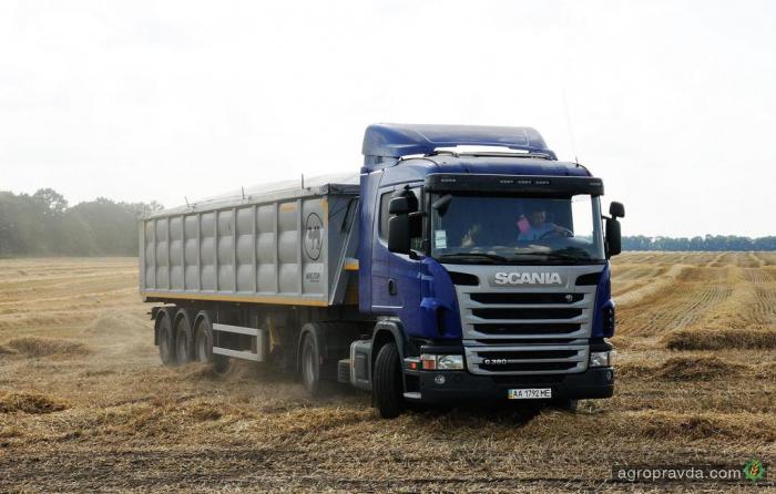 Зерновозы Scania участвуют в уборке урожая