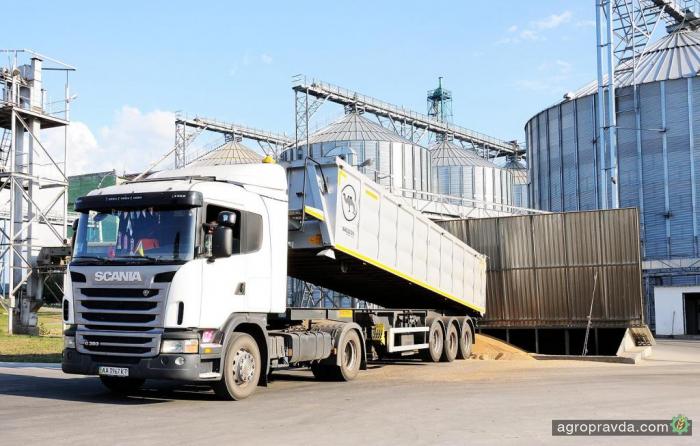 Украинские хранилища уже приняли 1,2 млн тонн зерна