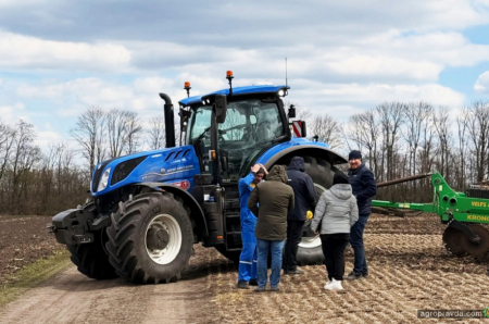 Перший в Україні New Holland T7.300 - вже в полі