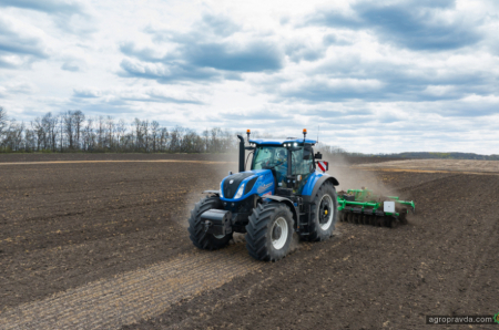 Господарство з Кіровоградщини отримало перший в Україні New Holland T7.300