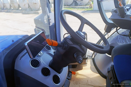 Господарство Харківщини обрало New Holland T8 в парі з бороною LOZOVA MACHINERY