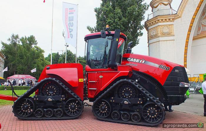 Как работает трактор Case IH Quadtrac 600. Видео