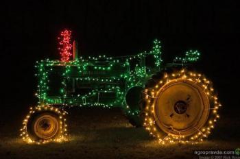 Новогодние тракторы