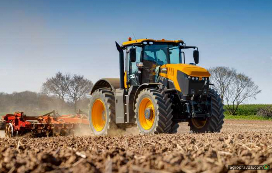 В Україні очікується новітній трактор JCB Fastrac 