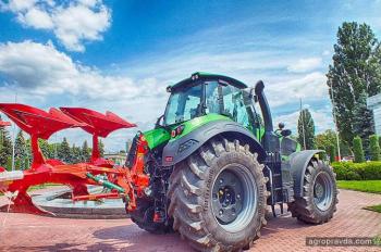 На выставке в Киеве показали самый красивый трактор Deutz-Fahr