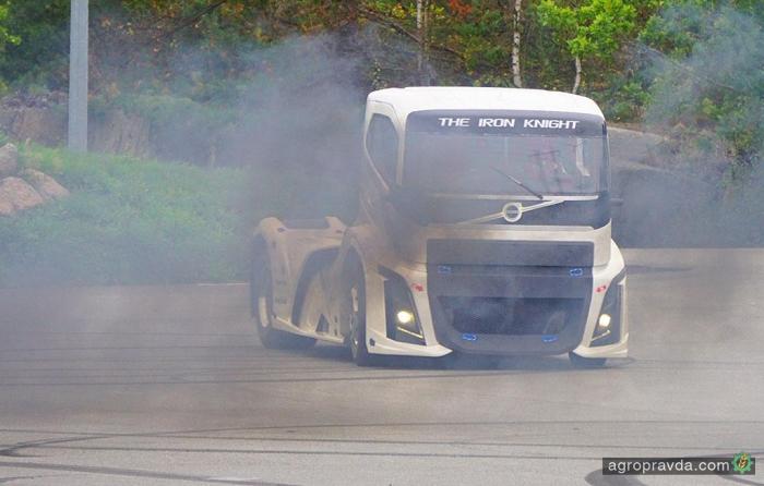 Самый быстрый грузовик в мире: новое видео