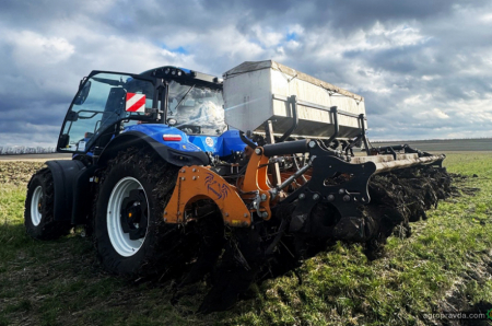 Як працюють New Holland T8 в парі з глибокорозпушувачем Moro Aratri
