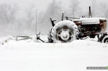 Как зимуют трактора. Фото